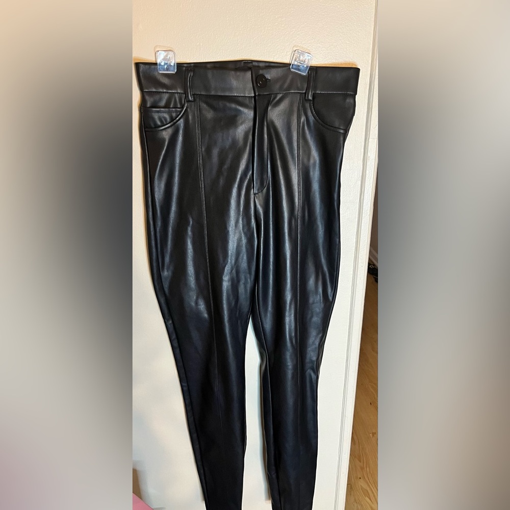 Zara faux leather pants (m)